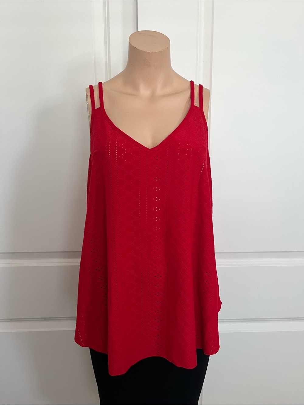 zeagoo Bright Red Double-Strap Eyelet V-Neck Camisole